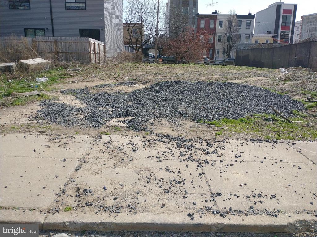 2435 N PALETHORP ST, Philadelphia, PA 19133
