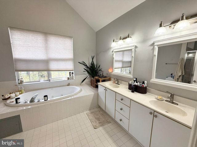 162 BARRETT PL, Alexandria, VA 22304