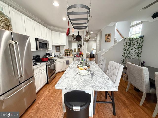 162 BARRETT PL, Alexandria, VA 22304