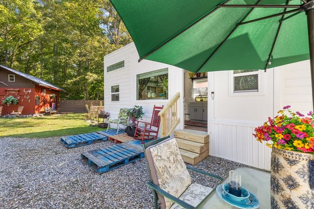 220 Mountain Laurel Drive, Hayesville, NC 28904