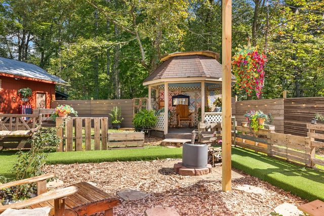 220 Mountain Laurel Drive, Hayesville, NC 28904