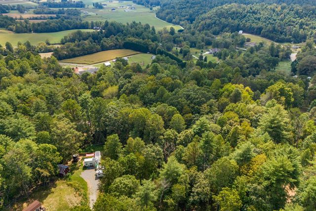 220 Mountain Laurel Drive, Hayesville, NC 28904