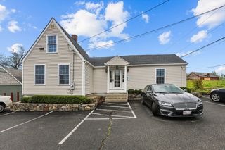 208 Taunton Ave, Seekonk, MA 02771