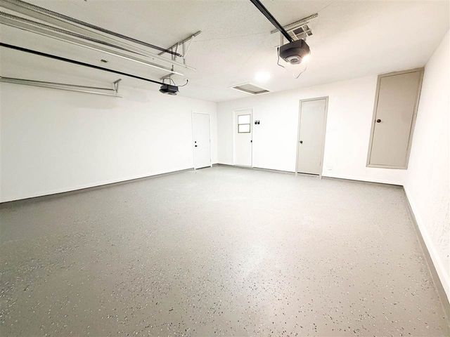 1707 NW 49th St, Lawton, OK 73505