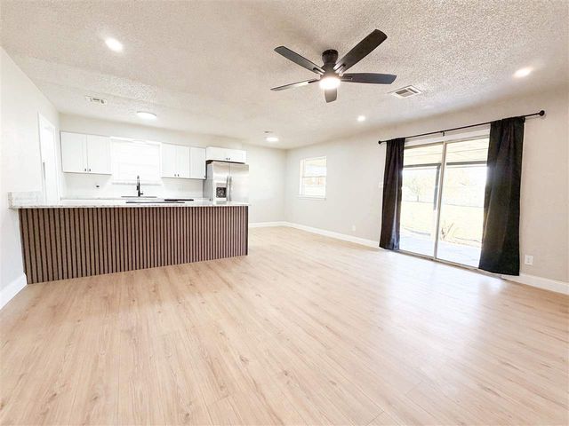 1707 NW 49th St, Lawton, OK 73505