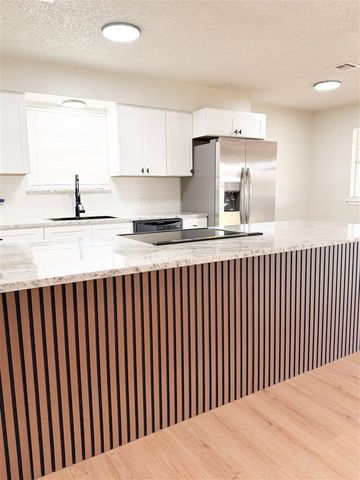 1707 NW 49th St, Lawton, OK 73505