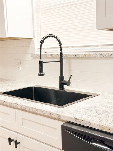 1707 NW 49th St, Lawton, OK 73505