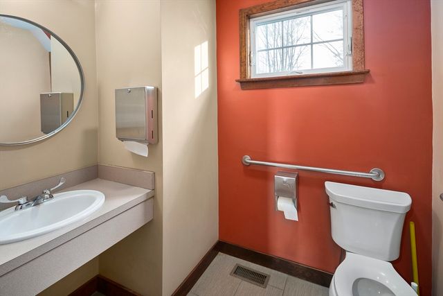 109 Dean St, Taunton, MA 02780