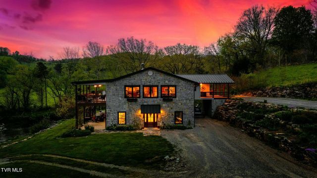 528 Tower Road, Lebanon, VA 24266