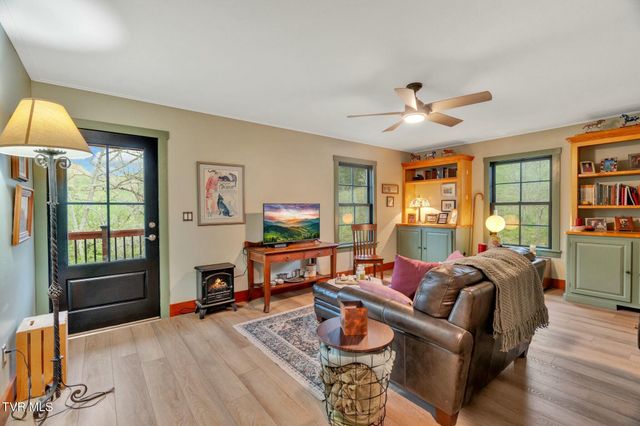 528 Tower Road, Lebanon, VA 24266