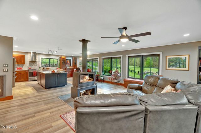 528 Tower Road, Lebanon, VA 24266