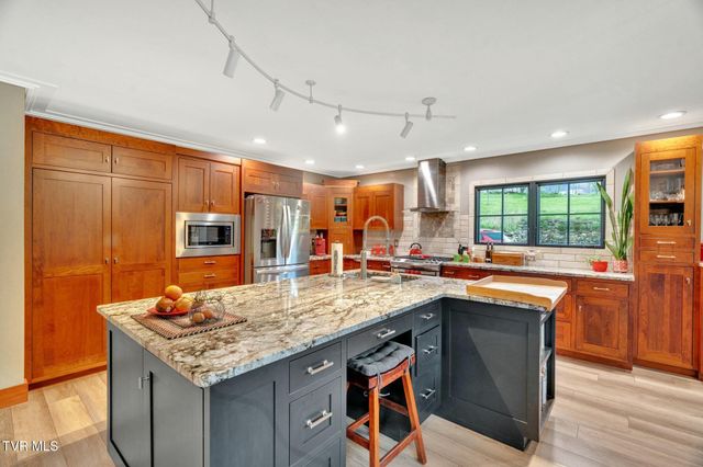 528 Tower Road, Lebanon, VA 24266