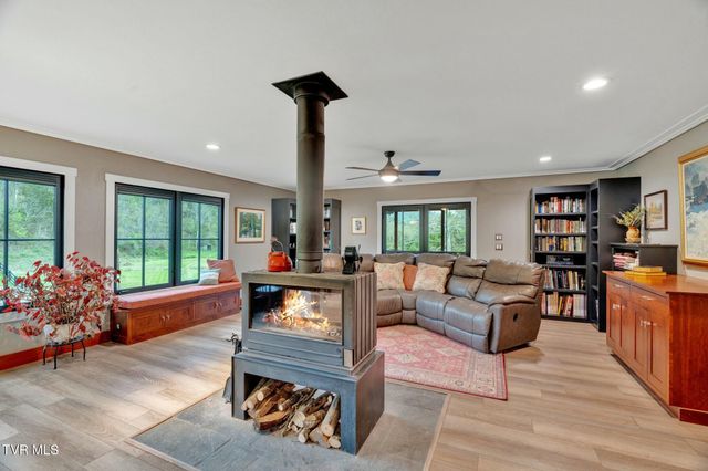 528 Tower Road, Lebanon, VA 24266