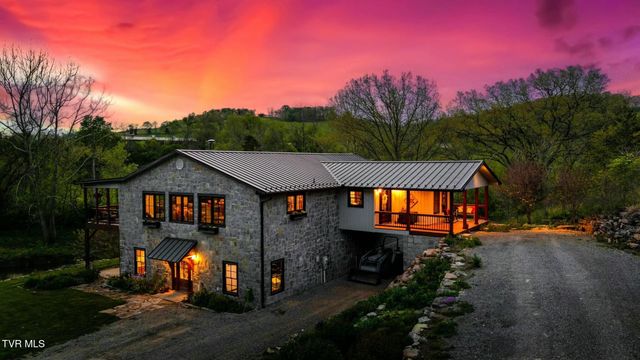 528 Tower Road, Lebanon, VA 24266