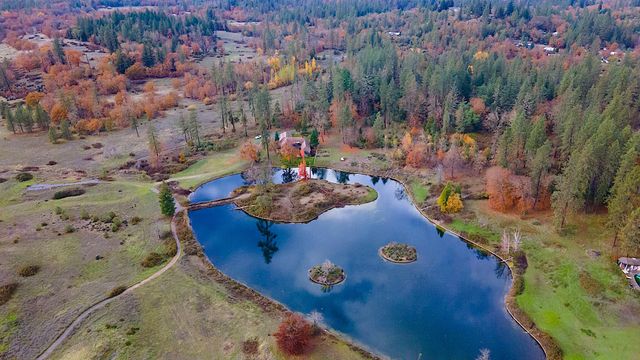 903 Nicklaus Point Lane, Grants Pass, OR 97526