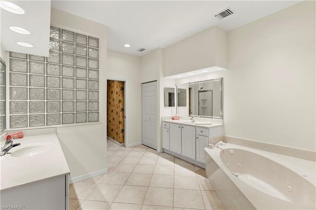 4141 Bay Beach LN 4P3, Fort Myers Beach, FL 33931