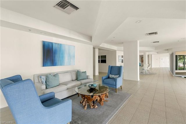 4141 Bay Beach LN 4P3, Fort Myers Beach, FL 33931