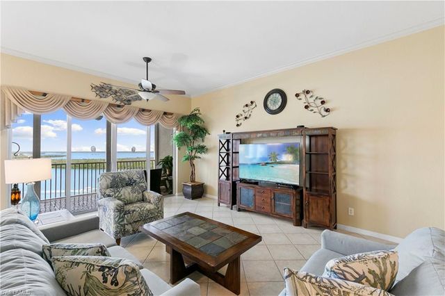 4141 Bay Beach LN 4P3, Fort Myers Beach, FL 33931