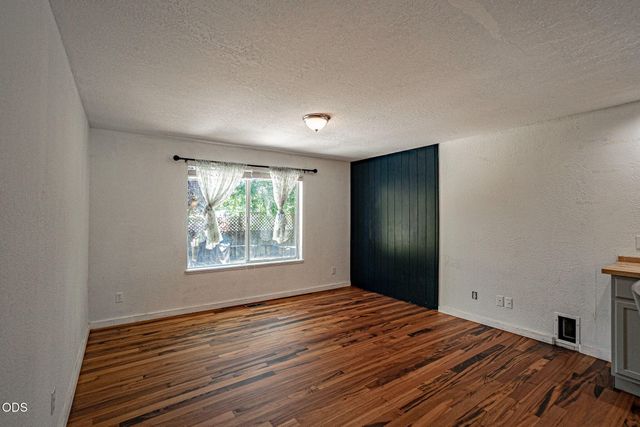 171 Peggy Lane, Talent, OR 97540