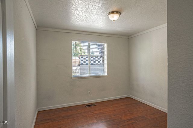 171 Peggy Lane, Talent, OR 97540