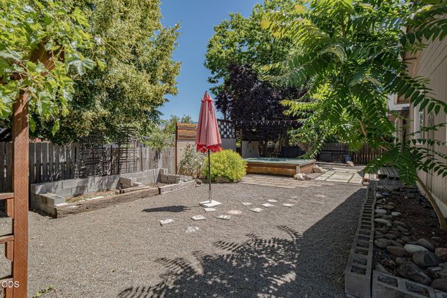 171 Peggy Lane, Talent, OR 97540