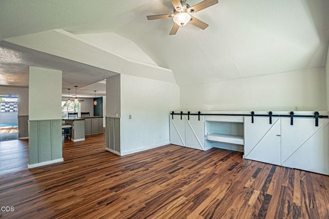 171 Peggy Lane, Talent, OR 97540