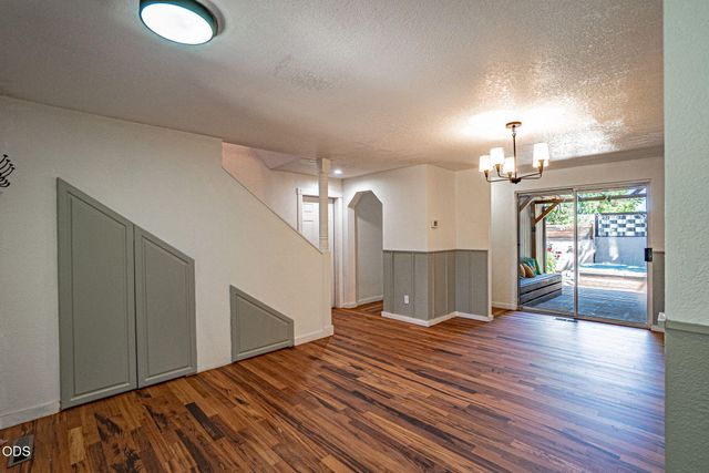 171 Peggy Lane, Talent, OR 97540