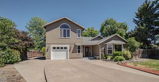 171 Peggy Lane, Talent, OR 97540