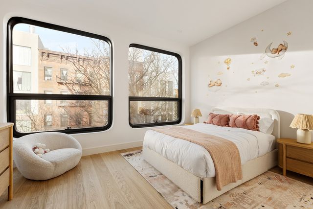 76 S 2ND Street, New York City, NY 11249