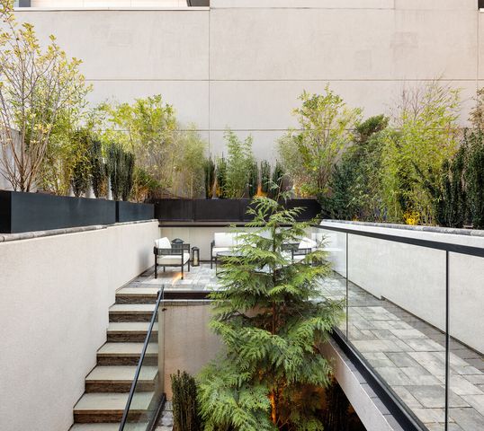 76 S 2ND Street, New York City, NY 11249