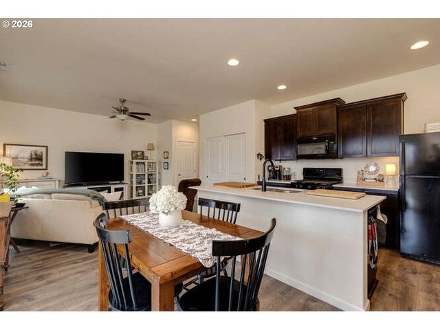 2097 Nw WOODLAND Dr, Mc Minnville, OR 97128