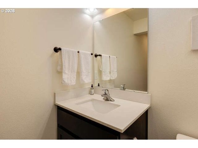 2097 Nw WOODLAND Dr, Mc Minnville, OR 97128