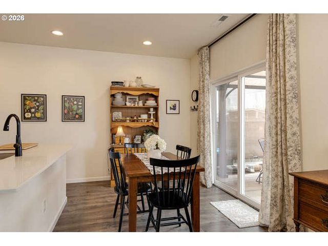 2097 Nw WOODLAND Dr, Mc Minnville, OR 97128