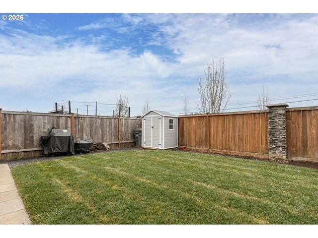 2097 Nw WOODLAND Dr, Mc Minnville, OR 97128