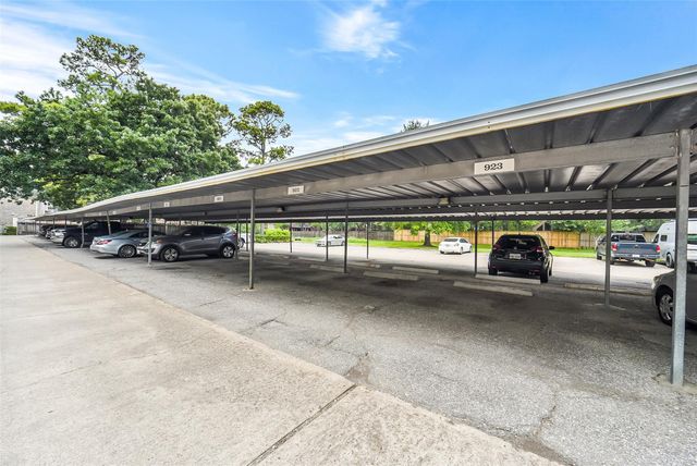 923 Wax Myrtle Lane, Houston, TX 77079