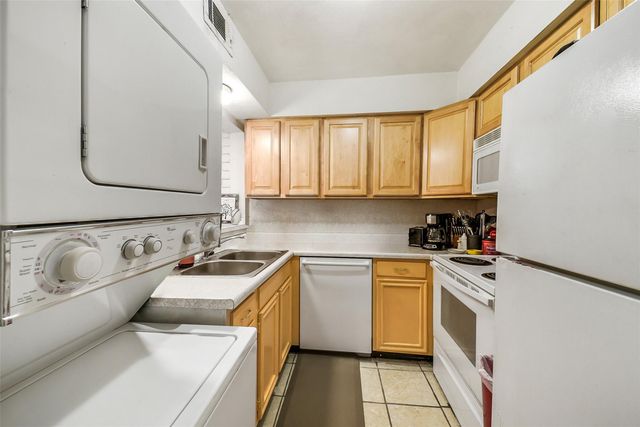 923 Wax Myrtle Lane, Houston, TX 77079