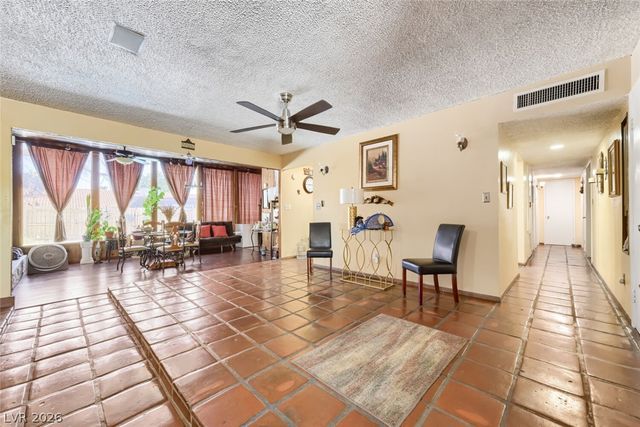 3572 Regents Circle, Las Vegas, NV 89121
