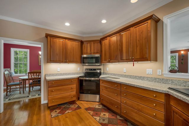 281 New Boston Road, Bedford, NH 03110
