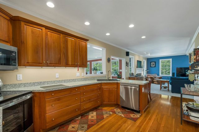 281 New Boston Road, Bedford, NH 03110