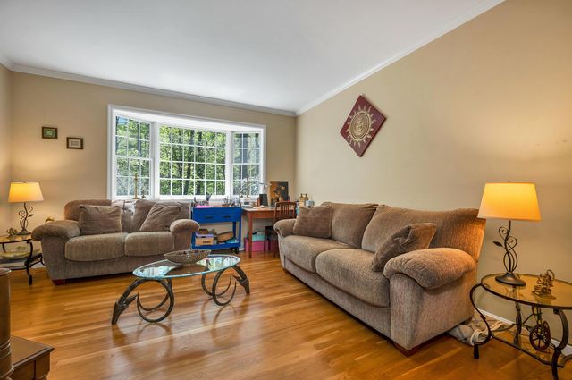 281 New Boston Road, Bedford, NH 03110