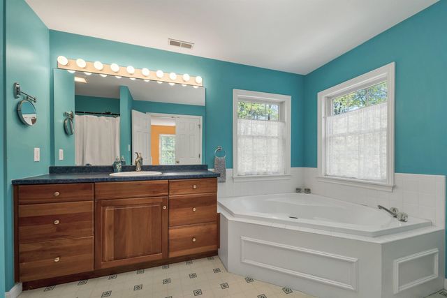 281 New Boston Road, Bedford, NH 03110
