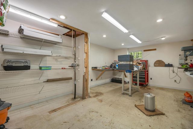 281 New Boston Road, Bedford, NH 03110
