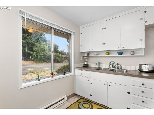 1108 GRAND Blvd, Vancouver, WA 98661