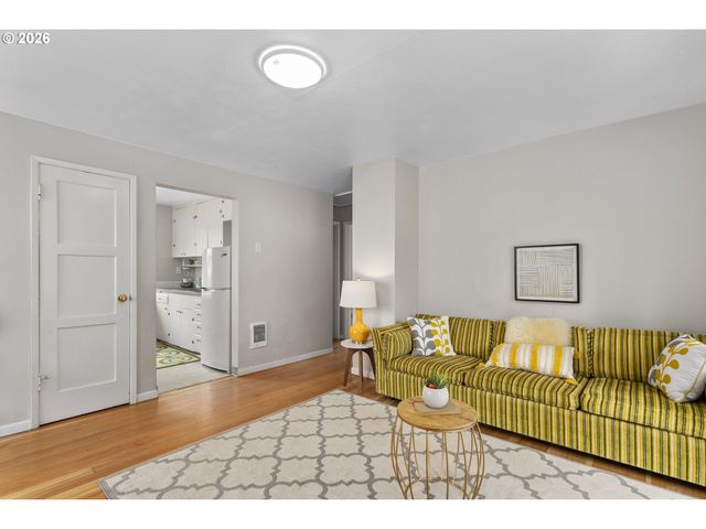 1108 GRAND Blvd, Vancouver, WA 98661