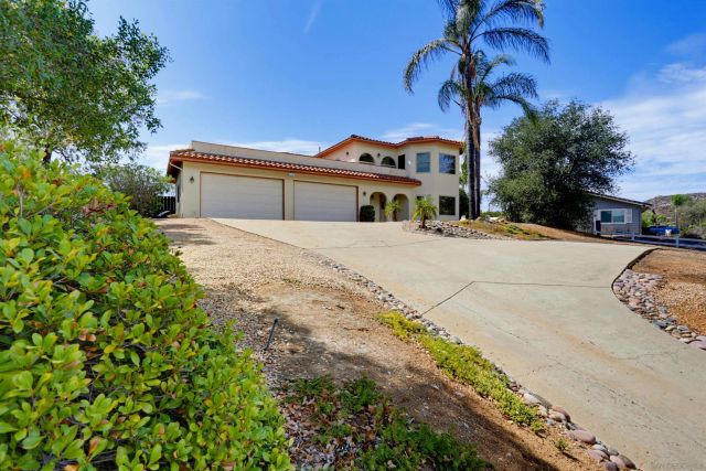 16819 Daza Dr, Ramona, CA 92065