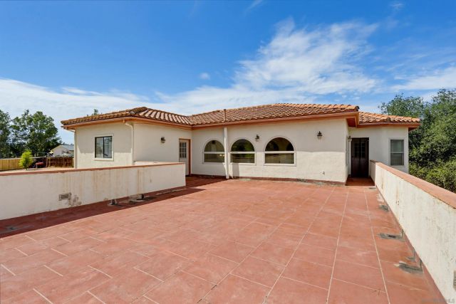 16819 Daza Dr, Ramona, CA 92065