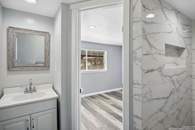 234 Arizona Ave, Lakehills, TX 78063