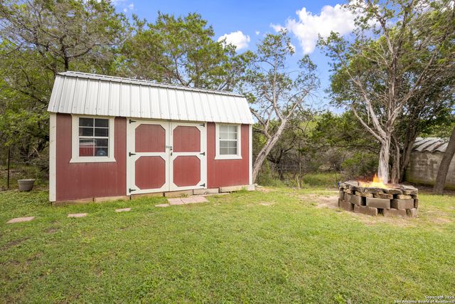 234 Arizona Ave, Lakehills, TX 78063