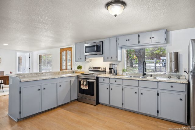 234 Arizona Ave, Lakehills, TX 78063