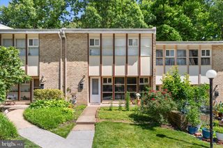 7877 PATRIOT DR, Annandale, VA 22003